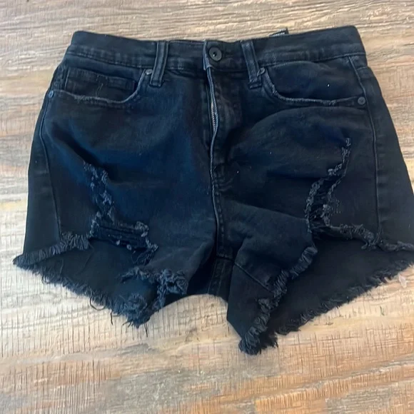 2 pairs of jean shorts - Picture 4 of 5